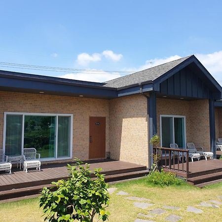 Wind Jeju Cafe & Pension Szogüpho Kültér fotó