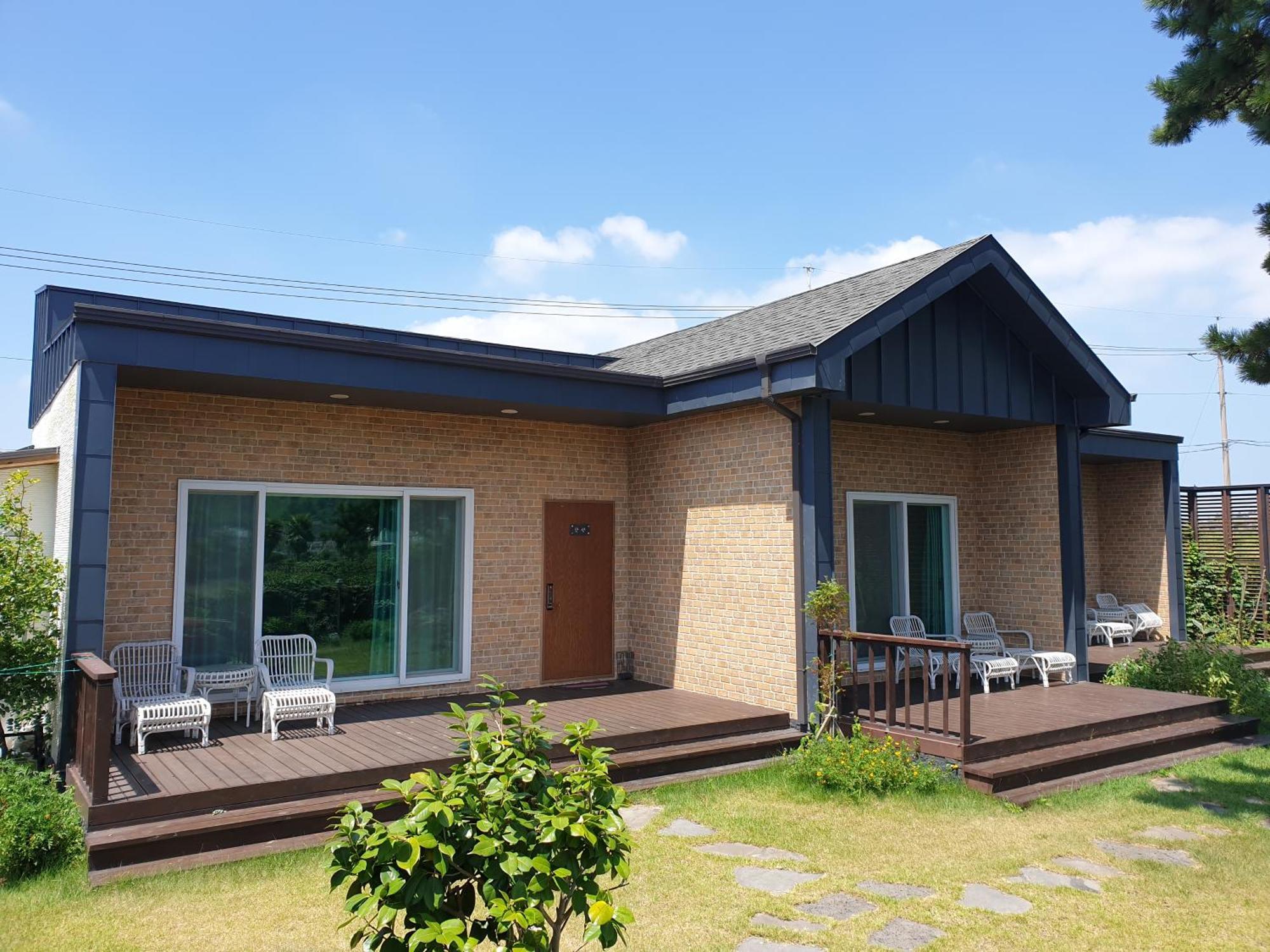 Wind Jeju Cafe & Pension Szogüpho Kültér fotó