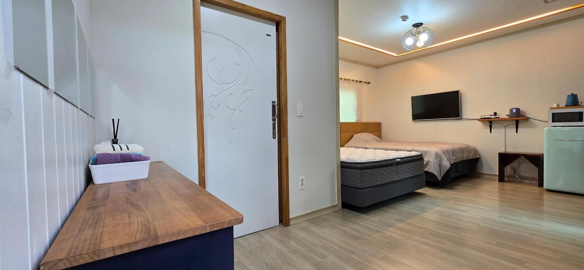 Wind Jeju Cafe & Pension Szogüpho Kültér fotó