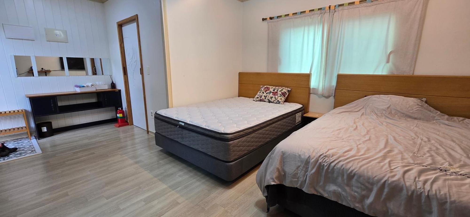 Wind Jeju Cafe & Pension Szogüpho Kültér fotó