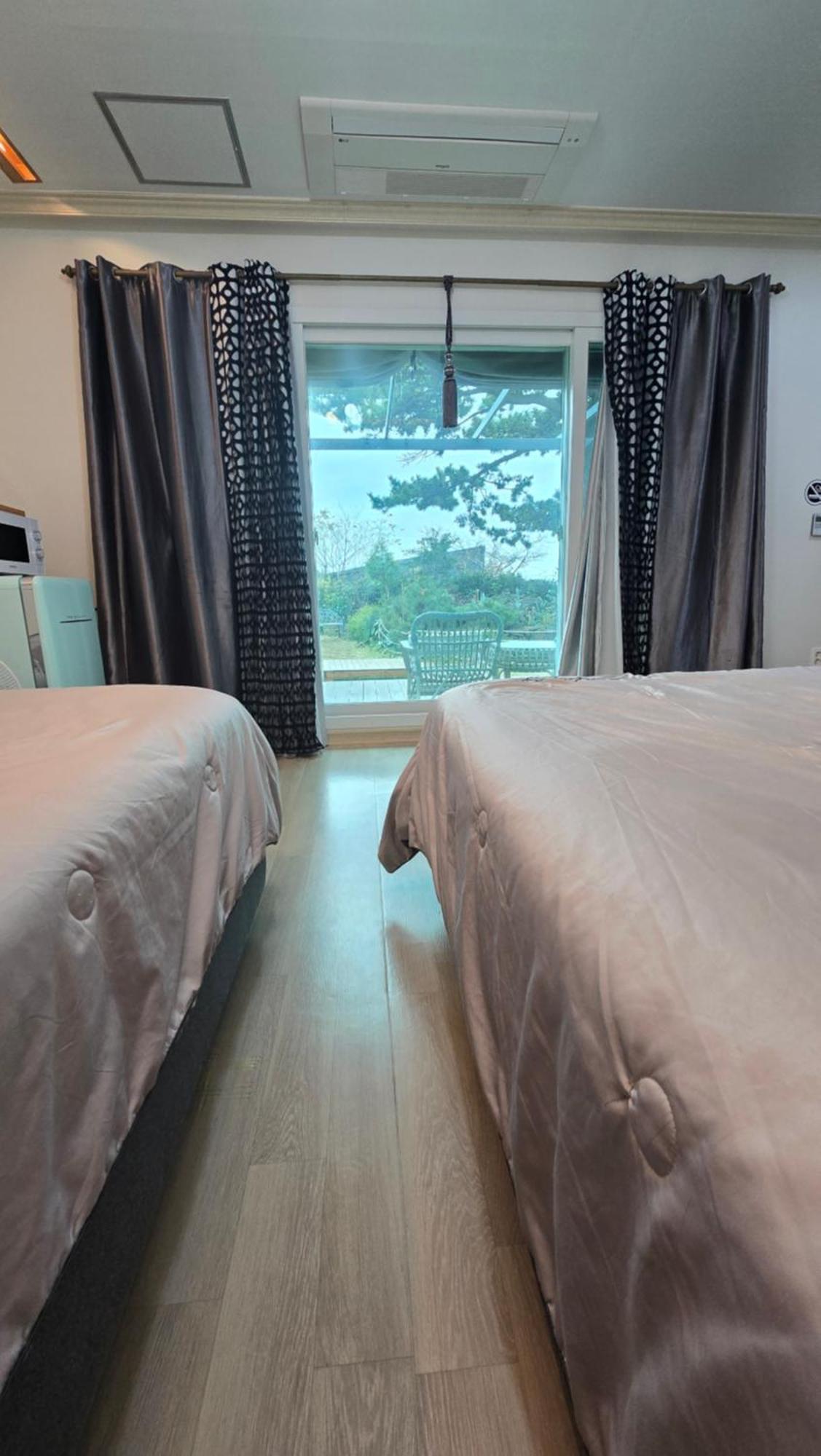 Wind Jeju Cafe & Pension Szogüpho Kültér fotó