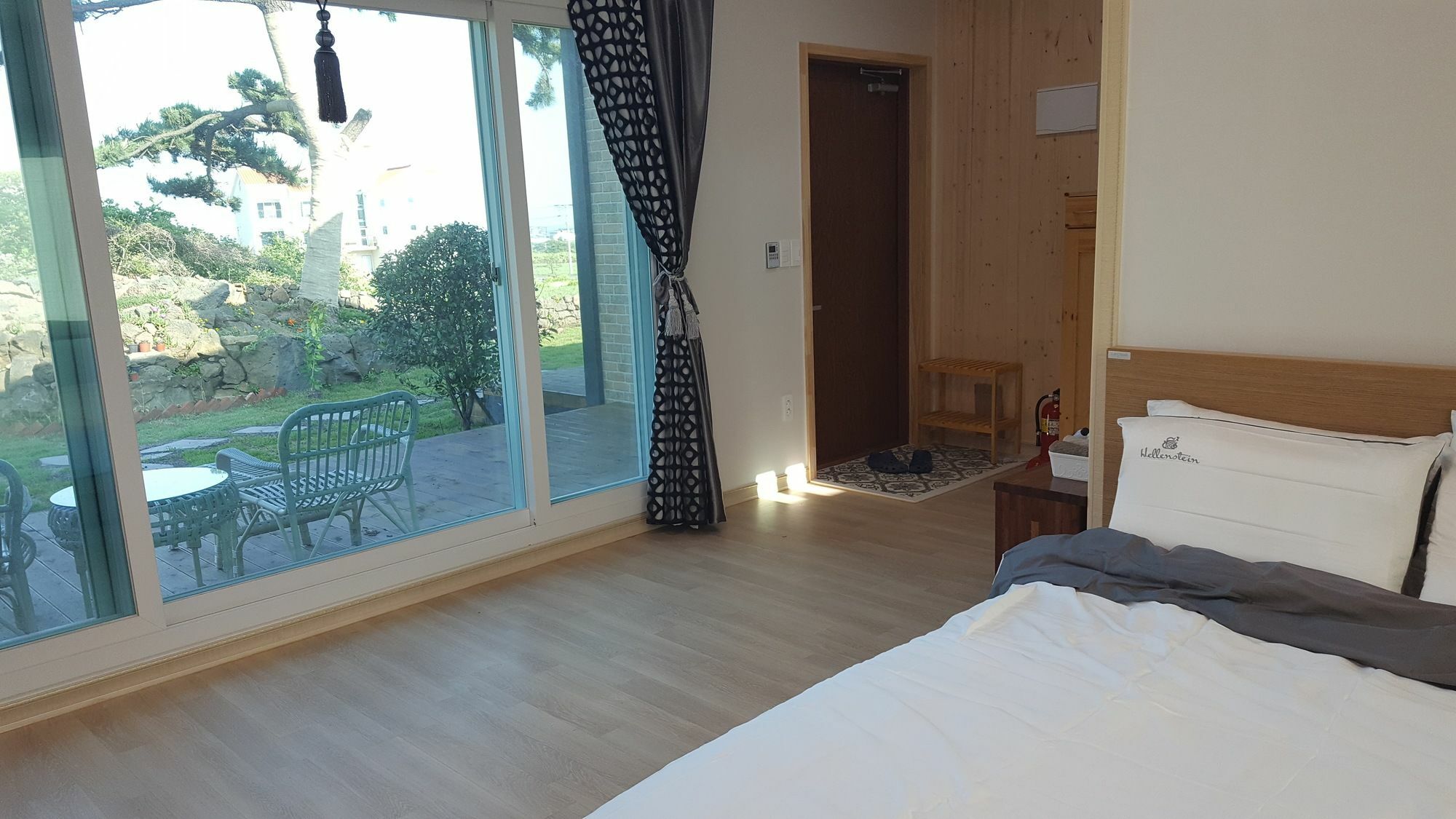 Wind Jeju Cafe & Pension Szogüpho Kültér fotó
