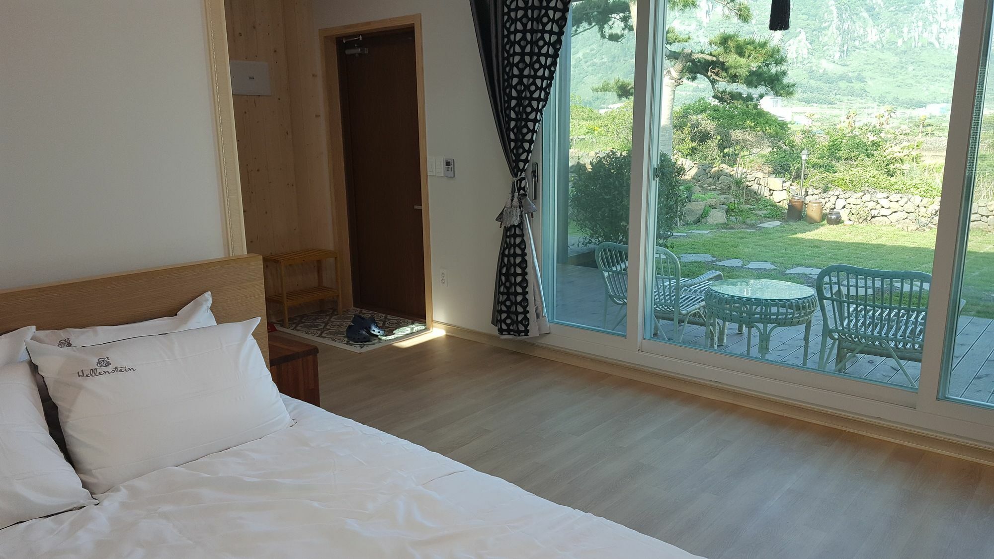 Wind Jeju Cafe & Pension Szogüpho Kültér fotó